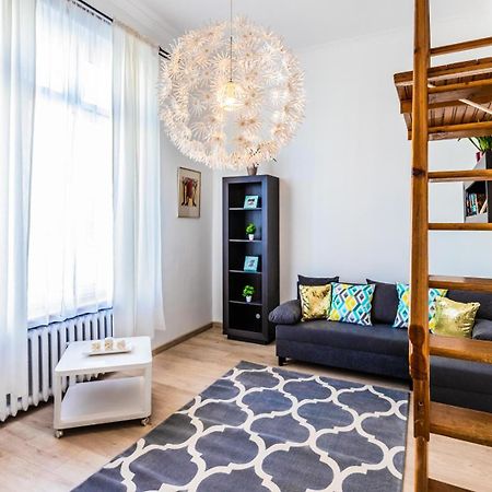 Apartamento Apartament Z Antresola Przy Rynku Breslavia Exterior foto