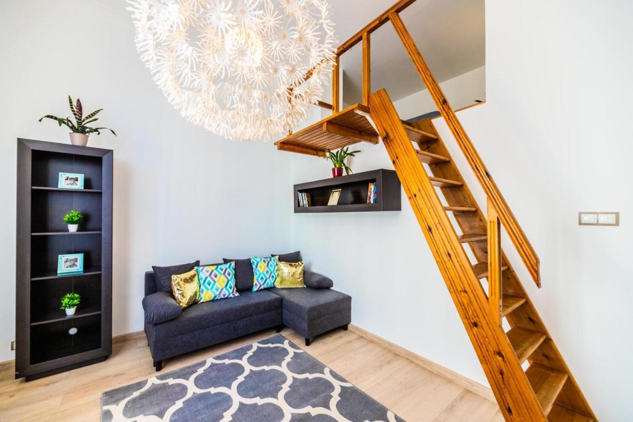 Apartamento Apartament Z Antresola Przy Rynku Breslavia Exterior foto