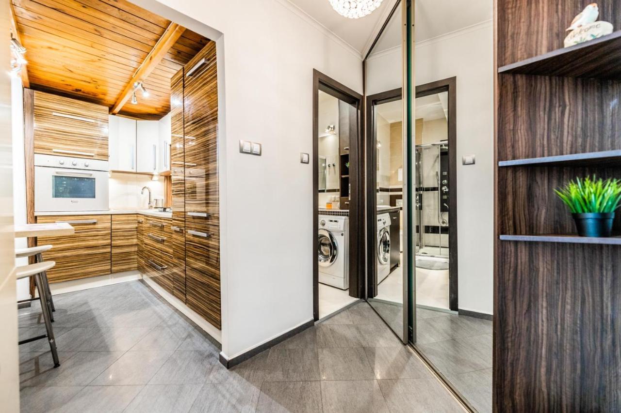 Apartamento Apartament Z Antresola Przy Rynku Breslavia Exterior foto